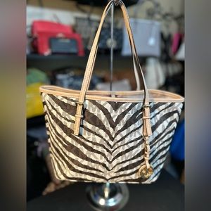 - Michael Michael Kors Jet Set Travel Small Travel Tote NWT